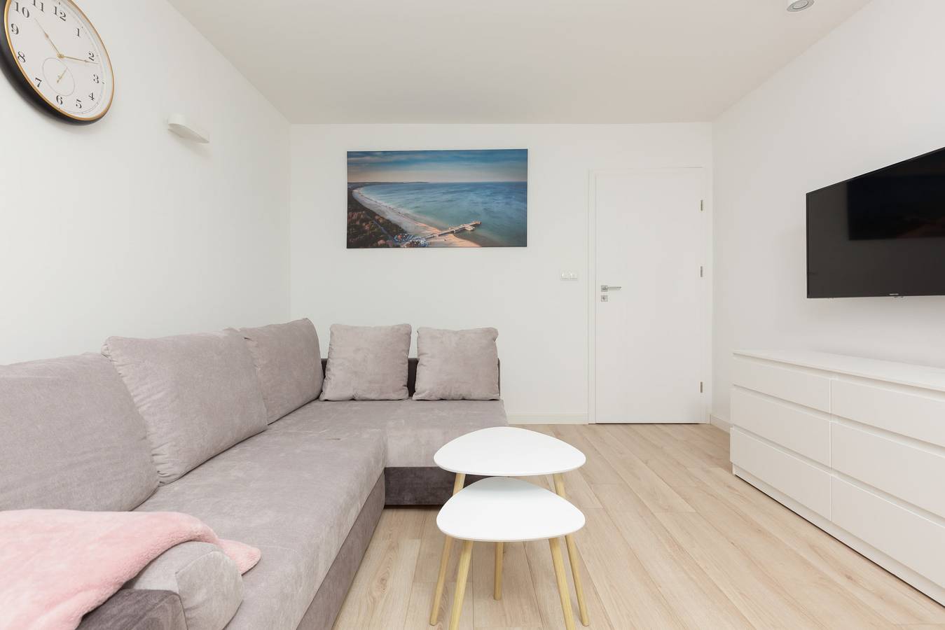 Ganze Wohnung, Spacious Apartment | 650 m to the Beach | Place to Work in Brzeźno, Danzig