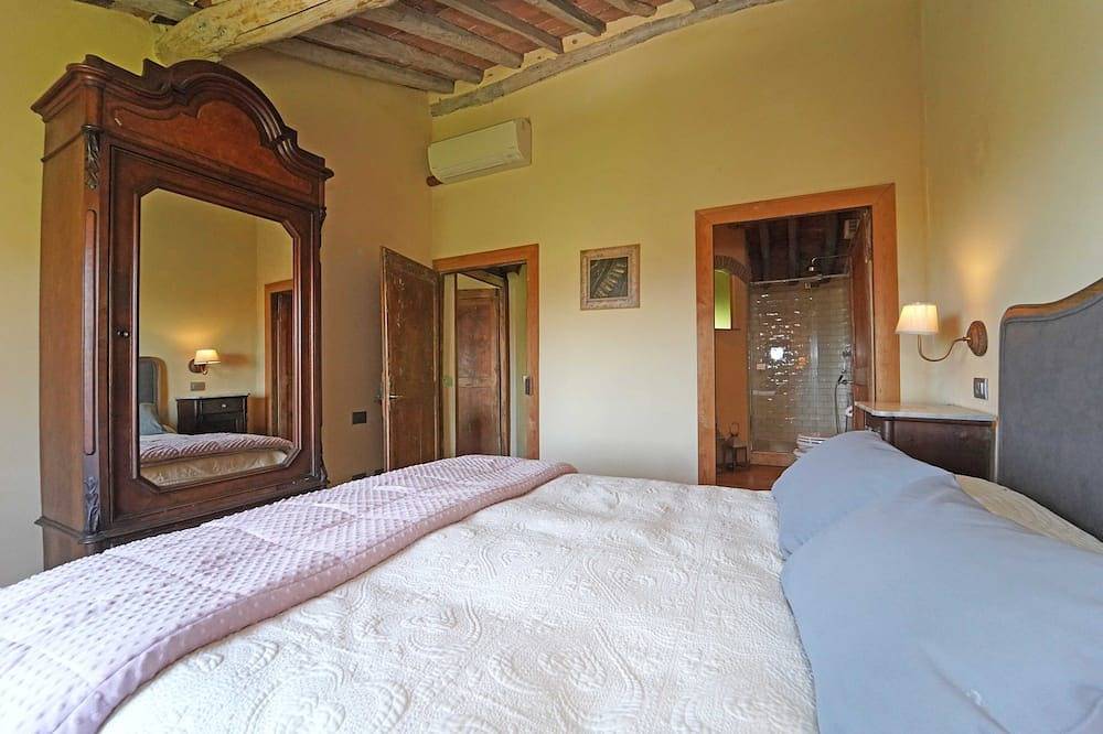 Villa Ambrosia 8P by Villasretreats w/pool A/C Bbq, Wifi, Sea View near 5Terre in La Spezia (Ville), La Spezia