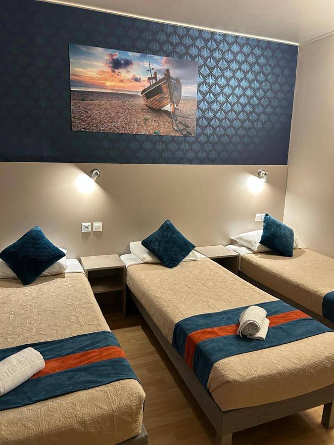 Hôtel pour 3 personnes à Gournay-en-Bray - 2