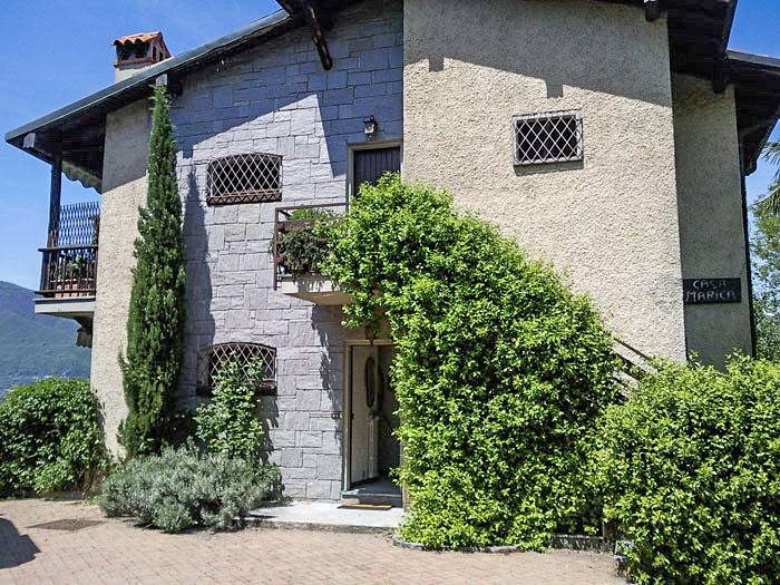 Geheel appartement, Vakantieappartement voor 4 personen met balkon in Porto Valtravaglia, Lago Maggiore (Lombardy)
