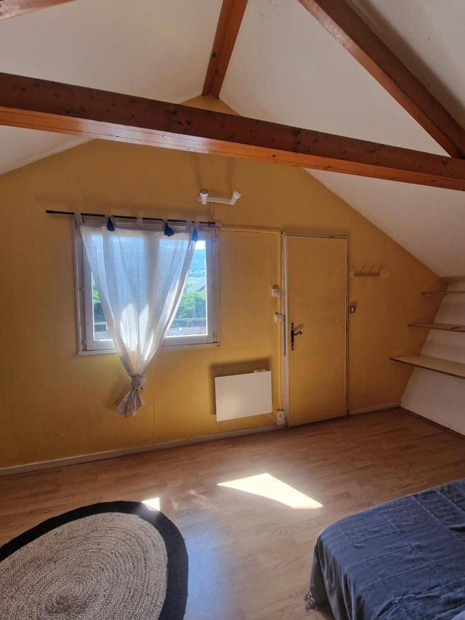 Gîte pour 4 personnes, avec terrasse ainsi que vue et piscine dans Grand lac de Laffrey - 2