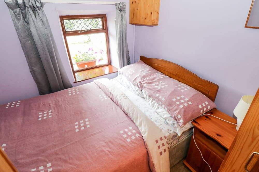 The Thatched Cottage, pet friendly in Drummin, County Mayo in County Mayo