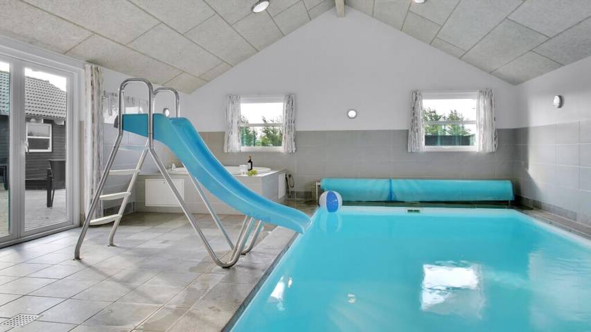 Ferienhaus für 20 Personen, mit Terrasse und Garten sowie Sauna