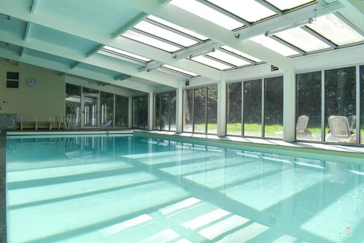 Location de vacances pour 8 personnes, avec jardin ainsi que piscine et terrasse à Saint-Gatien-des-Bois - 2