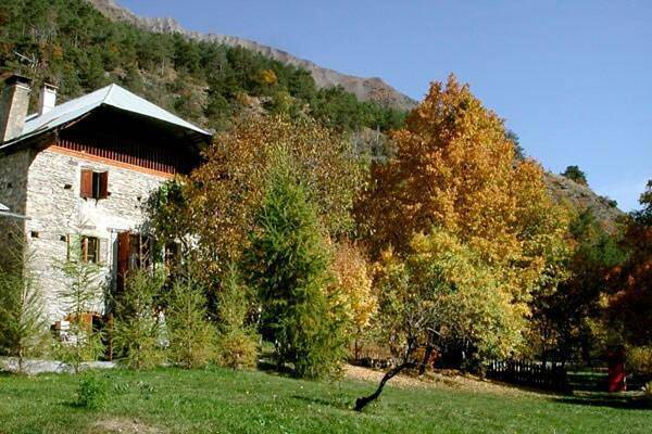 Location de vacances pour 4 personnes, avec jardin à Crévoux - 2