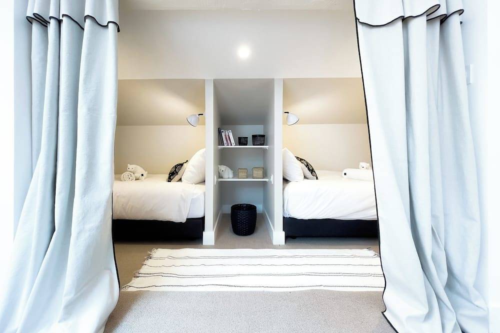 Lixus Suite with private terrace and kitchen in Bordeaux, Bordeaux region