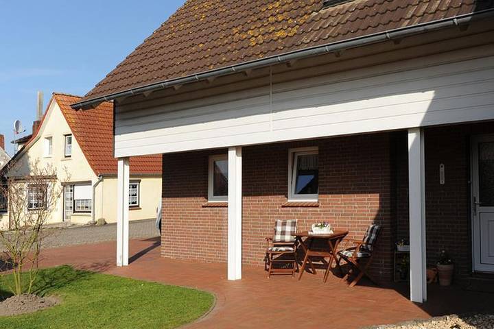 Ferienwohnung für 2 Personen, mit Terrasse und Garten in Pewsum