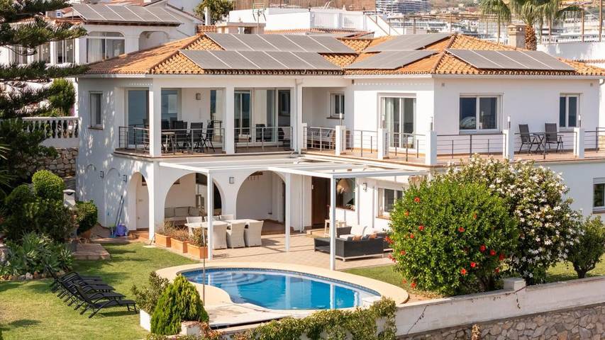 Casa rural para 10 personas, con vistas y jardín además de sauna y piscina en Fuengirola