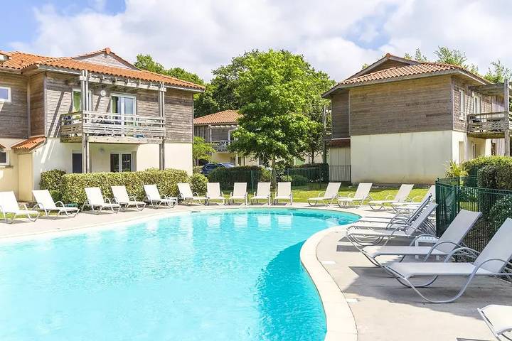 Gîte pour 6 personnes, avec Piscine à Aureilhan