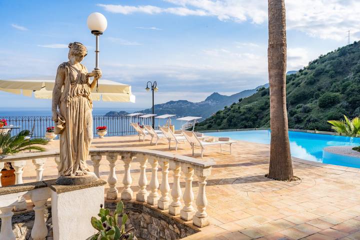 Location de vacances pour 12 personnes, avec balcon et balcon/terrasse à Letojanni - 4