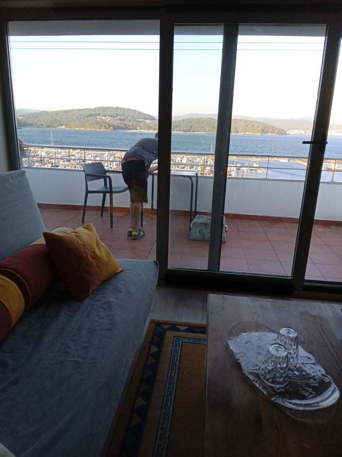 Apartamento para 6 personas, con balcón y vistas en Outes