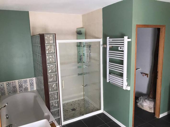 Location de vacances pour 6 personnes, avec jardin ainsi que piscine et vue, animaux acceptés à Mensignac - 4