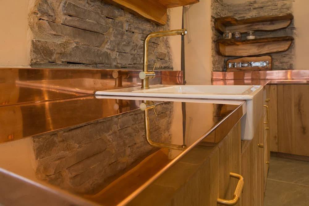 Quaint and Luxurious Cottage overlooking Doolin and the Aran Islands in County Clare