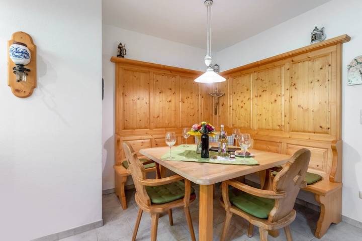 Ganze Wohnung, Ferienwohnung Edelweiß" mit Bergblick, Balkon und Wlan in Bad Reichenhall, Berchtesgadener Alpen