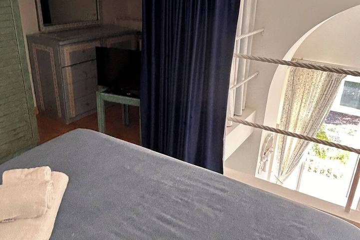 Appartamento intero, Un appartemento grazioso nella via più elegante dell’isola Azzurra. in Capri, Napoli e dintorni