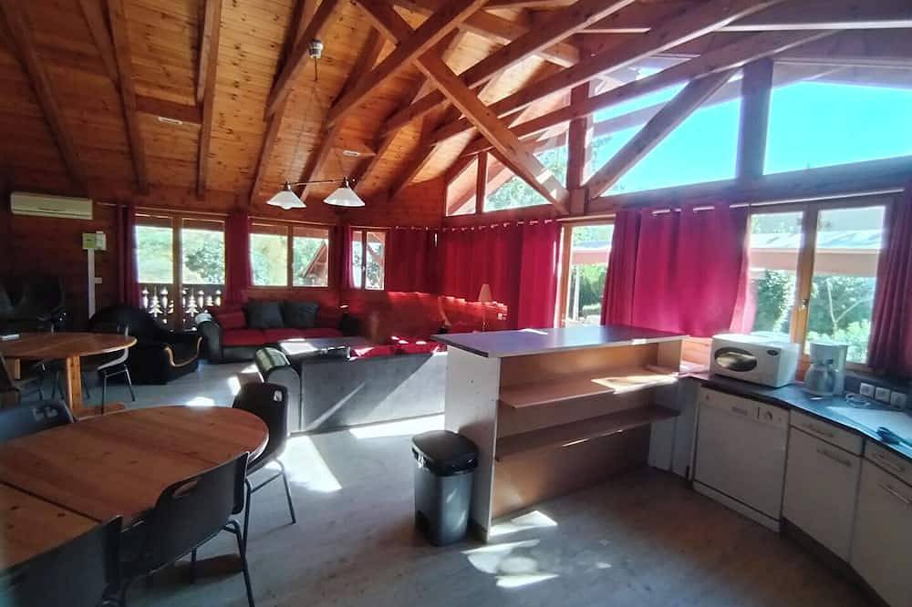 Chalet spacieux 15 personnes in Saint-Béat, Pyrénées