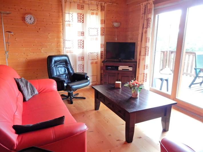 Chalet pour 6 personnes, avec terrasse dans le Cantal - 2