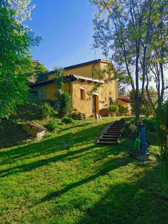 Casa vacanza per 4 persone, con Terrazza e Giardino nonché Piscina e Panorama a Poggio Mirteto