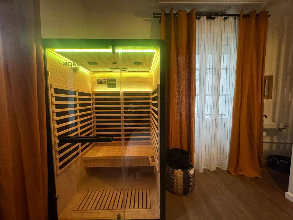 Ganze Wohnung, L'Oasis Angevine - Clim, Balneo, Sauna, Home Cinema & Parking in Angers, Angers und Umgebung