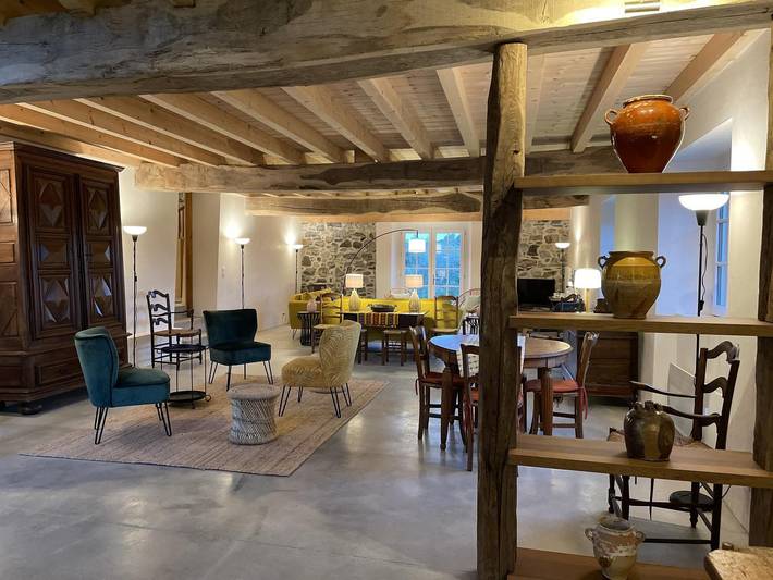 Gîte pour 10 personnes, avec terrasse ainsi que piscine et jardin à Souraïde - 3