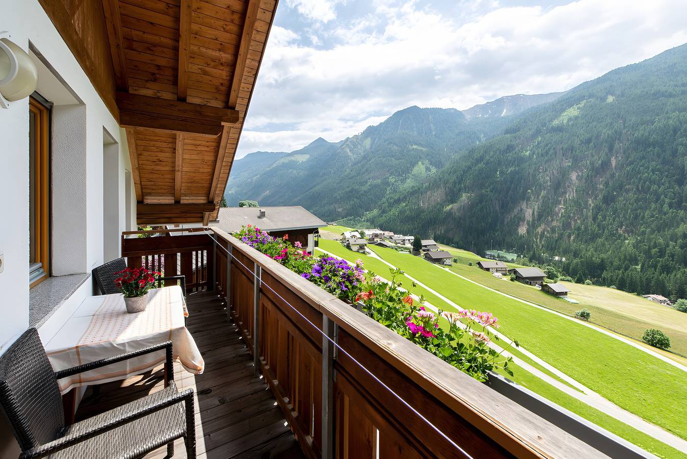 Ganze Wohnung, Apartment 'Mair Am Tinkhof Bergwohnung' mit Bergblick, Gemeinschaftsterrasse und Wlan in Mühlwald, Zillertaler Alpen