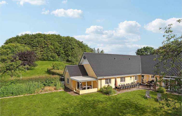 Ferienhaus für 20 Personen, mit Whirlpool und Sauna sowie Garten und Terrasse, mit Haustier in Skjern