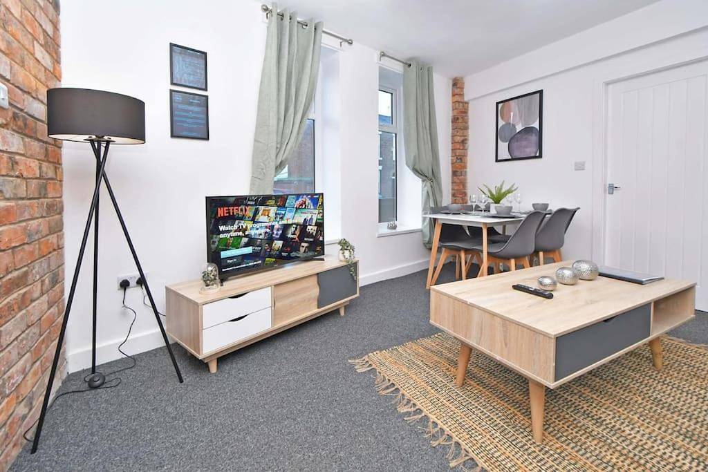 Entire apartment, Two-Bedroom Apartment in Crewe, Cheshire East