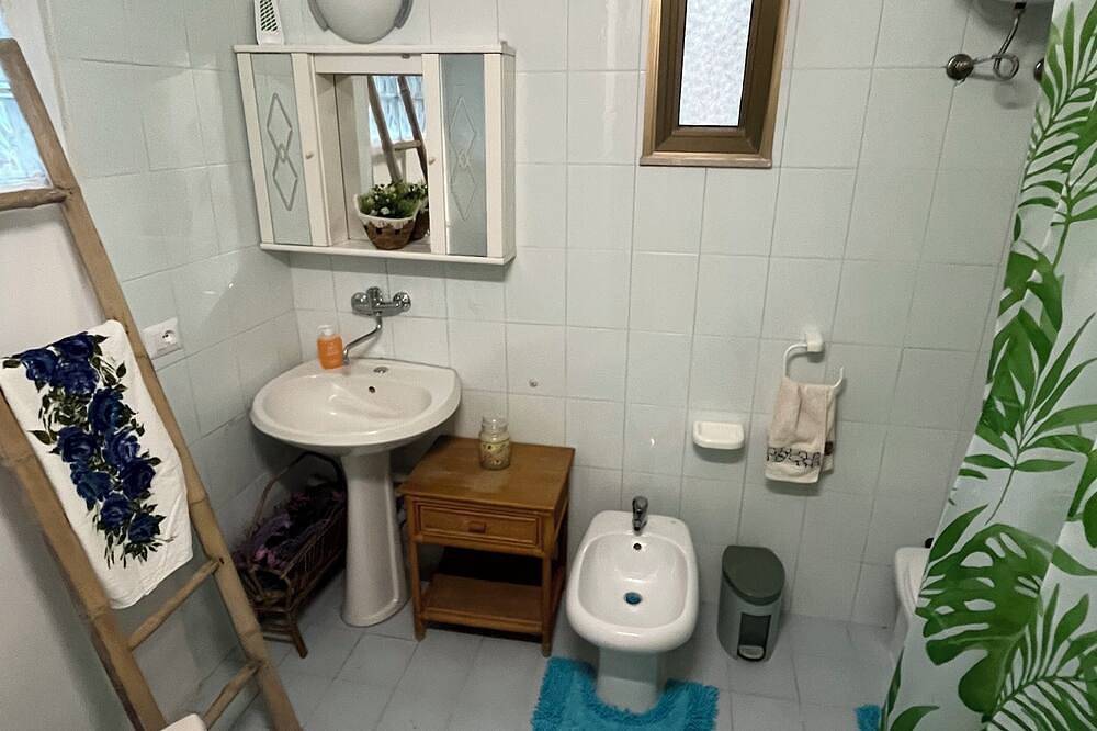 Guesthouse in the heart of Minturno.  Located in the historic center of the village. in Minturno, Latina Province