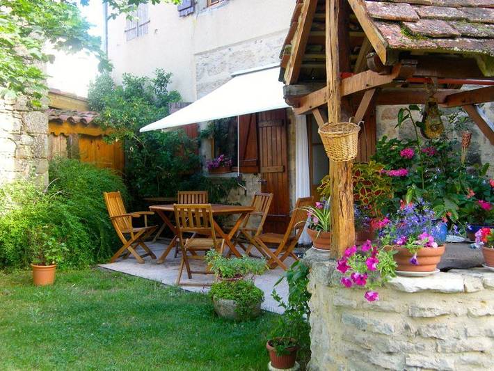 Gîte pour 5 personnes, avec jardin et terrasse à Anglars