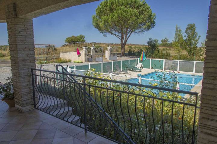 Casa de huéspedes para 6 personas, con piscina y terraza - 1