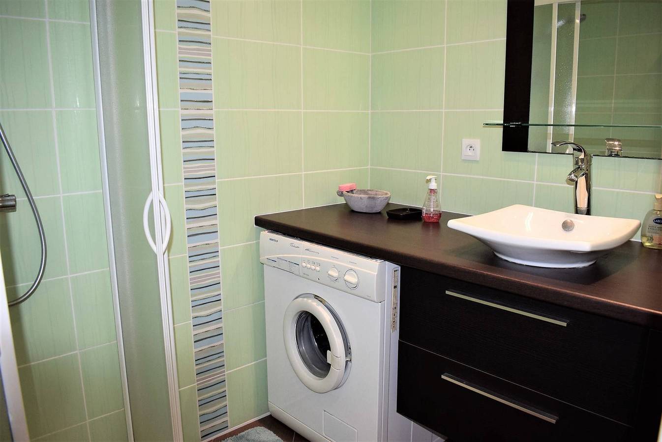 Appartement entier, Appartement 2/4 pers Vue Mer Exceptionnelle avec terrasse à Perros-Guirec in Perros-Guirec, Côte de Granit Rose