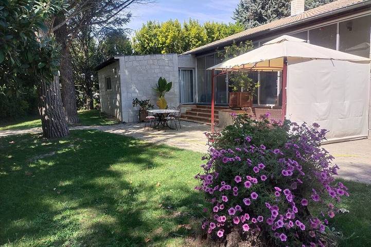 Villa pour 6 personnes, avec terrasse ainsi que jacuzzi et jardin, animaux acceptés - 1