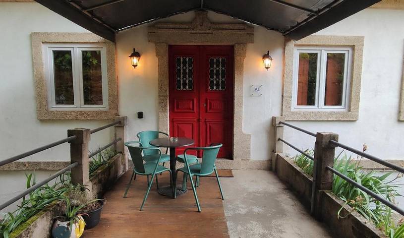 Casa de férias para 9 pessoas, com piscina e jardim em Covilhã