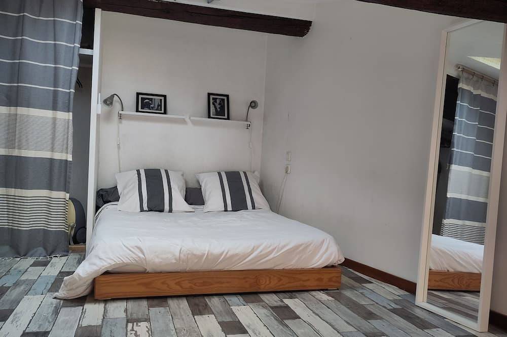 Entire apartment, In the center of the village, very quiet, close to all shops and the beach. in Villeneuve-lès-Maguelone, Côte d'Améthyste