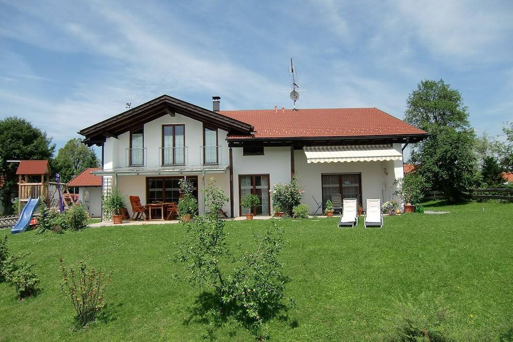 Ganze Wohnung, Die neuerbaute **** Ferienwohnung bietet Ihnen größtmöglichen Komfort in Bad Bayersoien, Romantische Straße