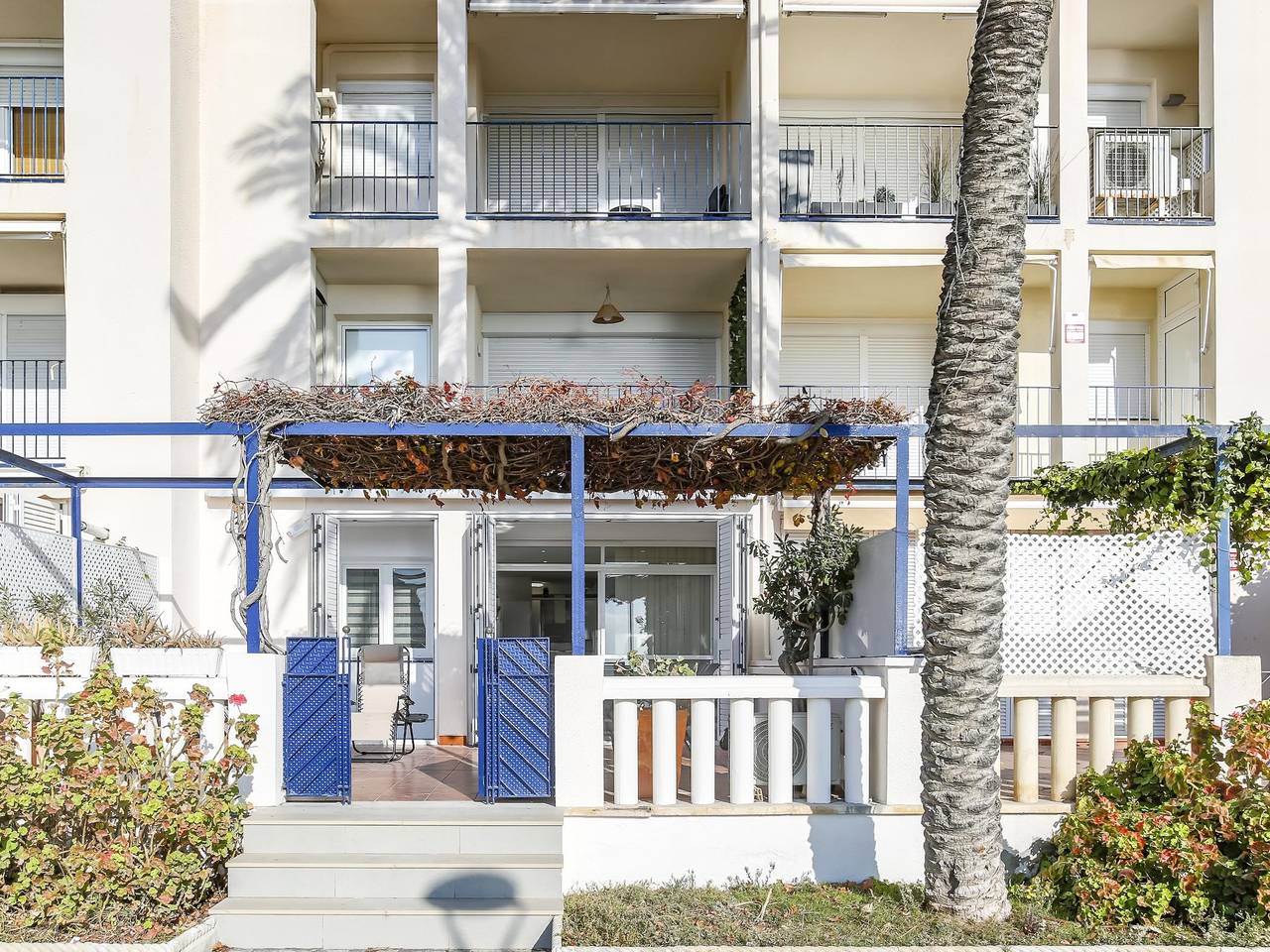 Entire holiday apartment, Guess residential, ground floor facing the sea in Sitges, Garraf