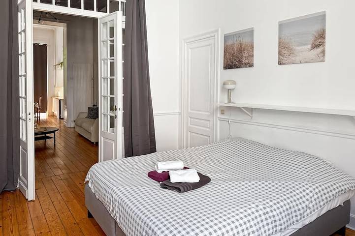 Entire apartment, Brugman area self check in apartment for 5 in Forest-Vorst, Flanders