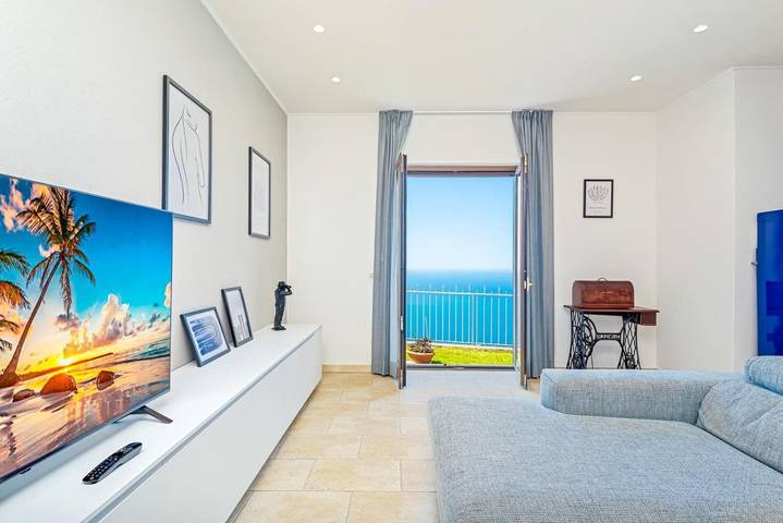 Ganze Wohnung, Apartment „Orizzonte Damare“ mit Meerblick, Wlan und Klimaanlage in Volastra, Riomaggiore Gemeinde