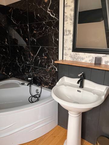 Chambre D’hôte pour 5 Personnes dans Luynes, Indre-et-Loire, Photo 4