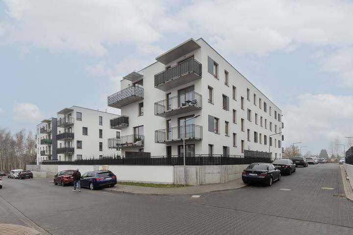 Entire apartment, Cozy Apartment | Balcony, Parking and Workspace in Piaseczno, Masovia