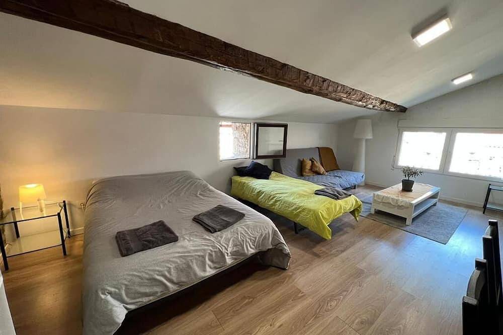 Habitacion Para 6 Personas en Centro de Biescas in Biescas, Spanish Pyrenees