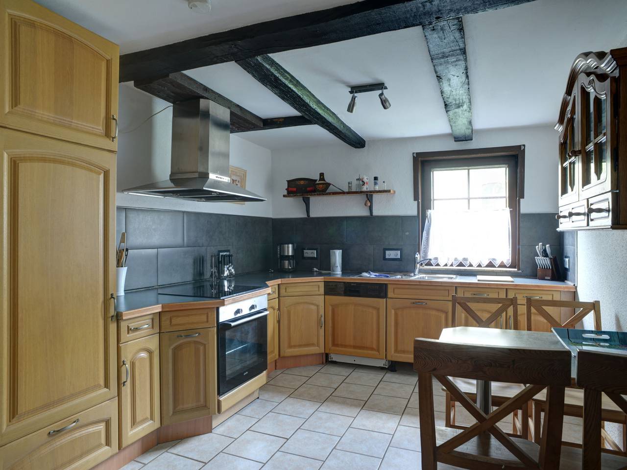 Ganze Wohnung, An der Dorfkirche in Hehlen, Landkreis Holzminden