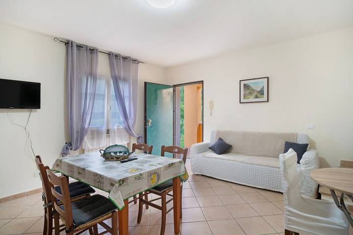 Villa 'Il Frutteto 50' con terrazza privata e Wi-Fi in Ortovero, Riviera di Ponente