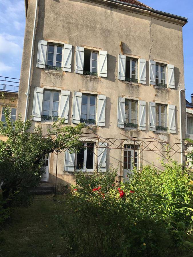 Appartement entier, Apartment in Arbois (homonymie), Jura Francais