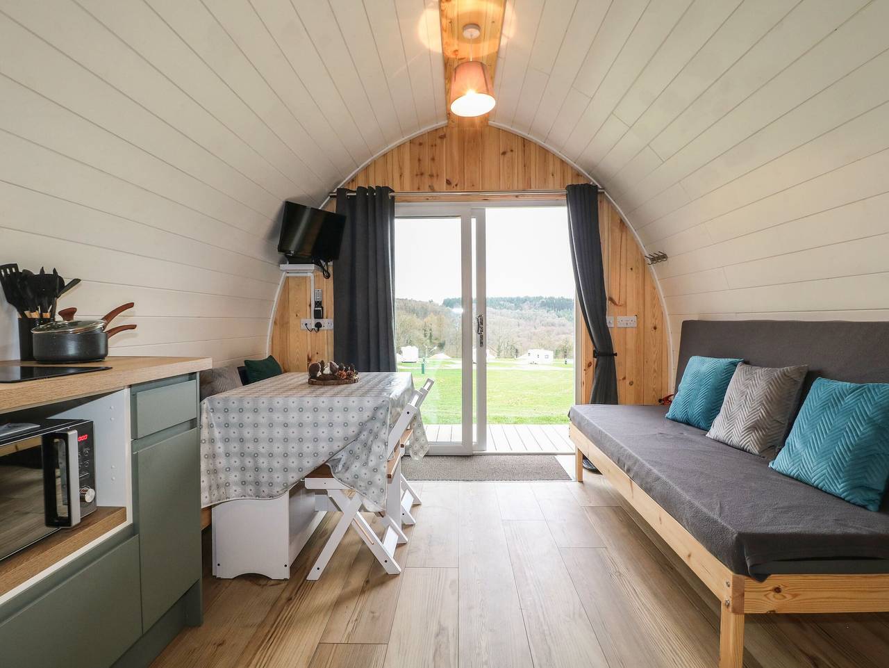 Bracelands - Deluxe Pod 10 in Gloucestershire
