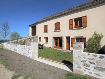 Gîte pour 5 personnes, avec jardin, animaux acceptés à Freycenet-la-Tour