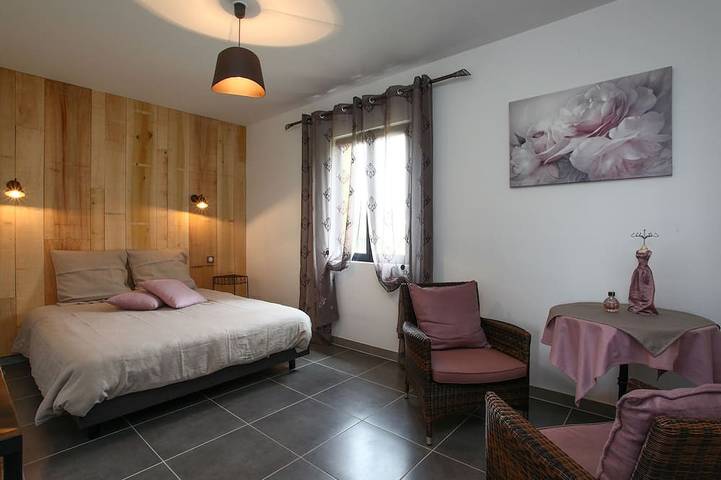 Gîte pour 6 personnes, avec terrasse et jardin à Capdrot - 2