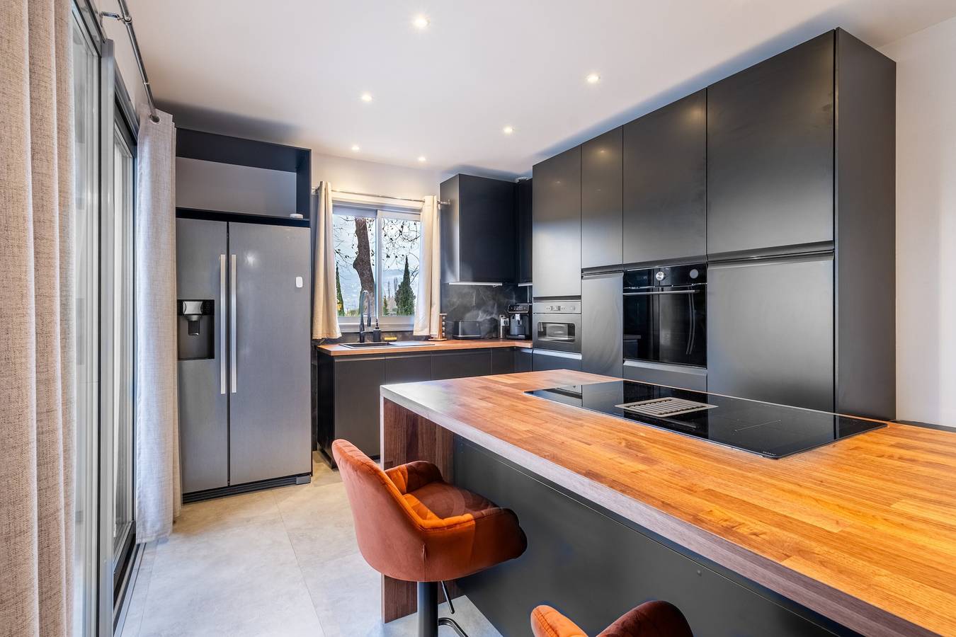 Maison Céleste Luxury Heart Of con vistas a la montaña, Wi-Fi y aire acondicionado in Châteauneuf-Grasse, Region de Cannes