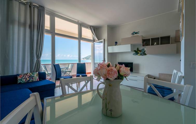 Appartamento intero, Appartamento con vista mare e parcheggio in Marinella di Sarzana, Sarzana