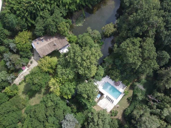 Location de vacances pour 8 personnes, avec jacuzzi ainsi que piscine et jardin à Roquebrune - 3